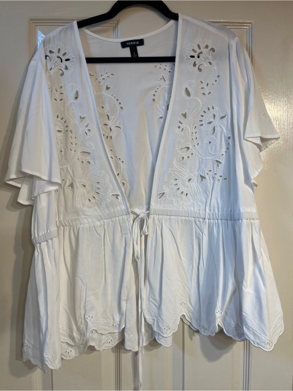 NWOT torrid White Eyelet Embroidered Women's Tunic Top